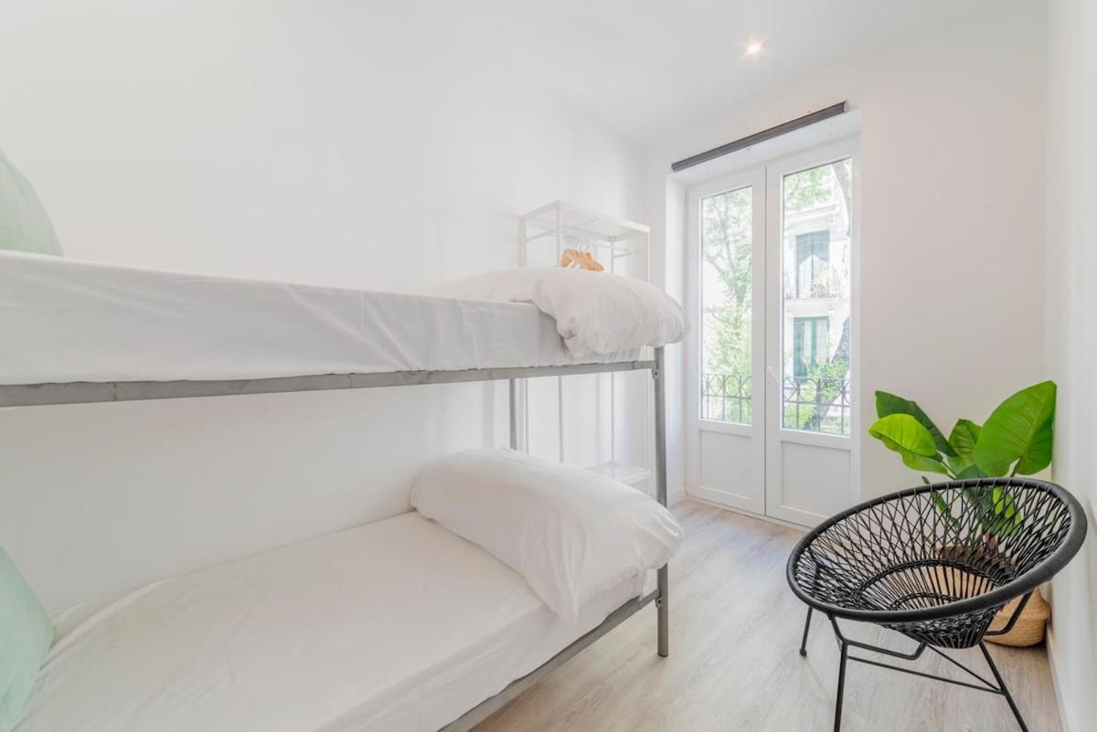 Encantador Apartamento Atocha Мадрид Екстериор снимка