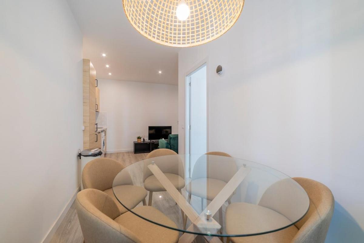 Encantador Apartamento Atocha Мадрид Екстериор снимка